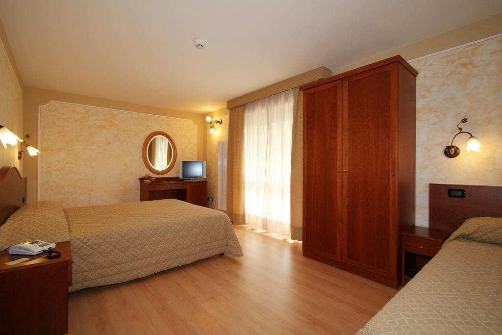 Hotel Dama Bianca Валтурненче Стая снимка