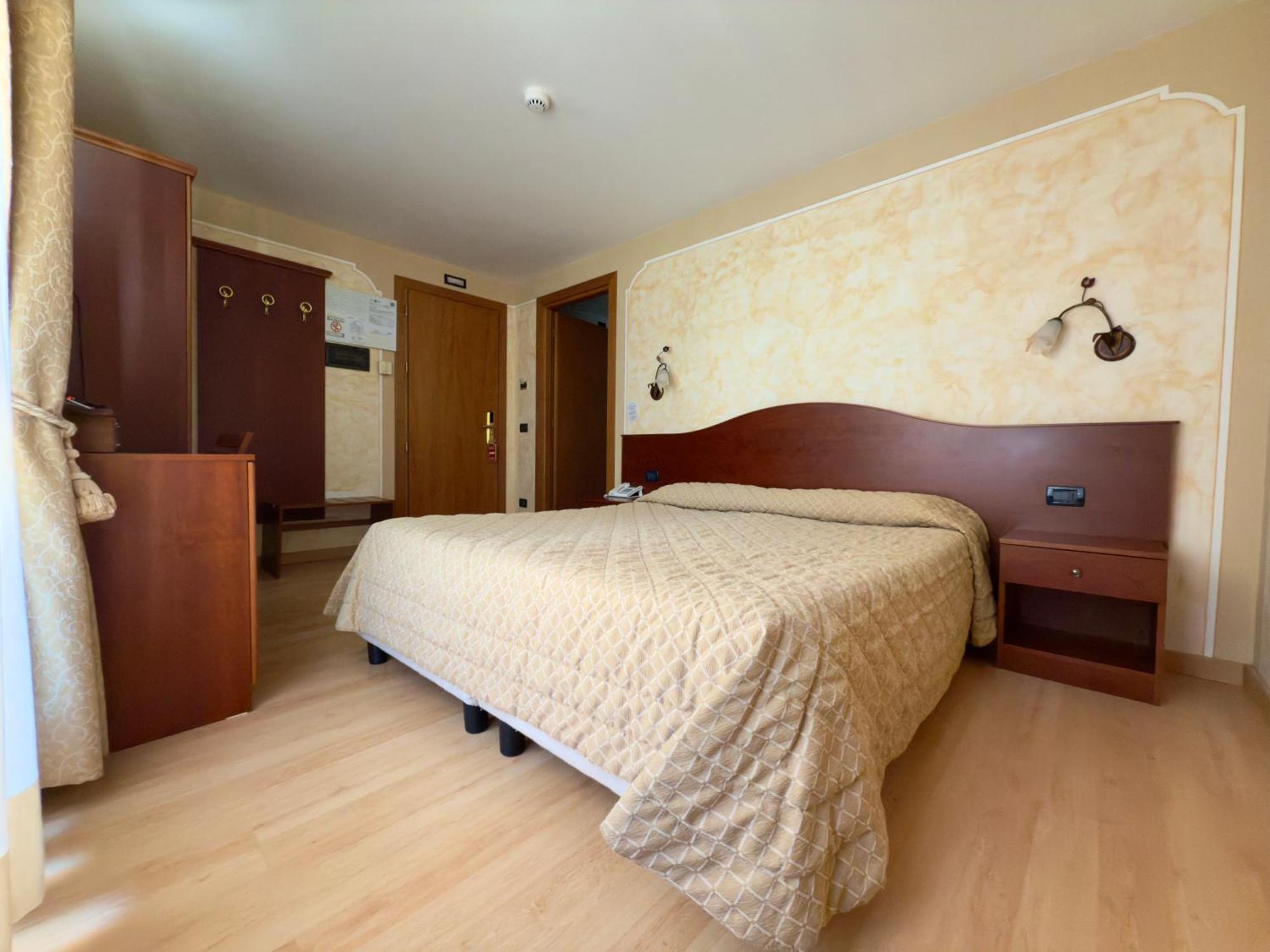 Hotel Dama Bianca Валтурненче Екстериор снимка